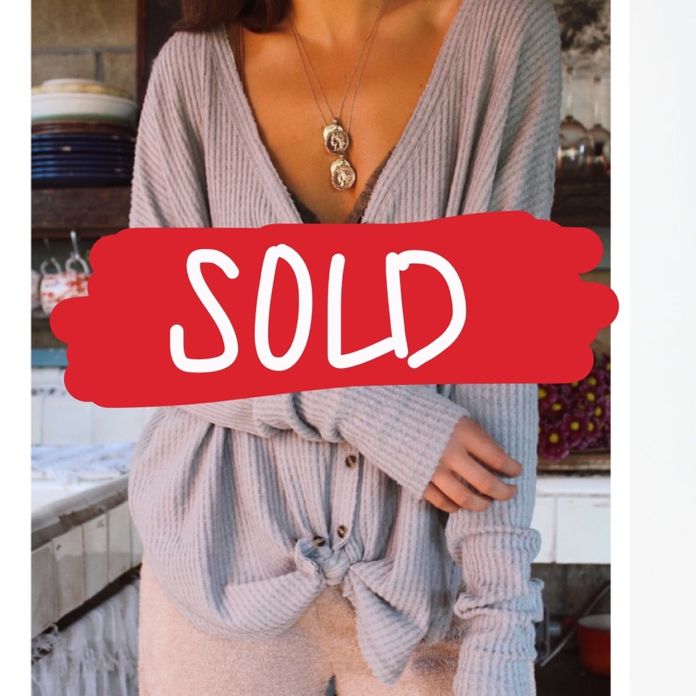 SOLD !!! Urban Outfitters Jojo Sweater !!